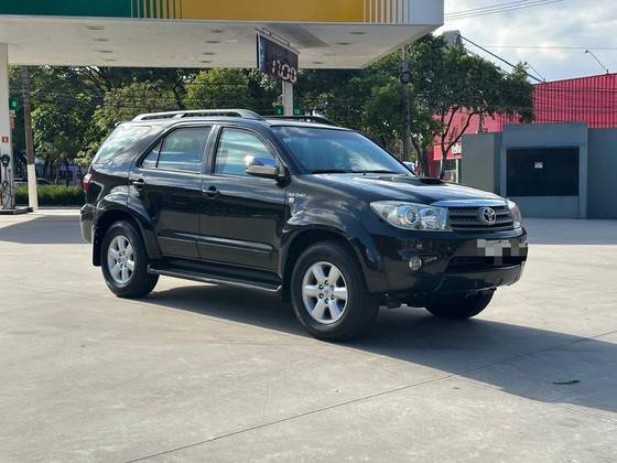 TOYOTA HILUX SW4 3.0 SRV 4X4 7 LUGARES 16V TURBO INTERCOOLER DIESEL 4P AUTOMÁTICO